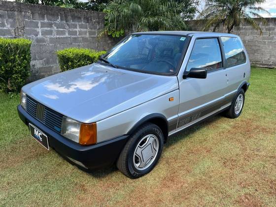 FIAT UNO 1.5 R 8V GASOLINA 2P MANUAL FIAT UNO 1.5 R 8V GASOLINA 2P MANUAL